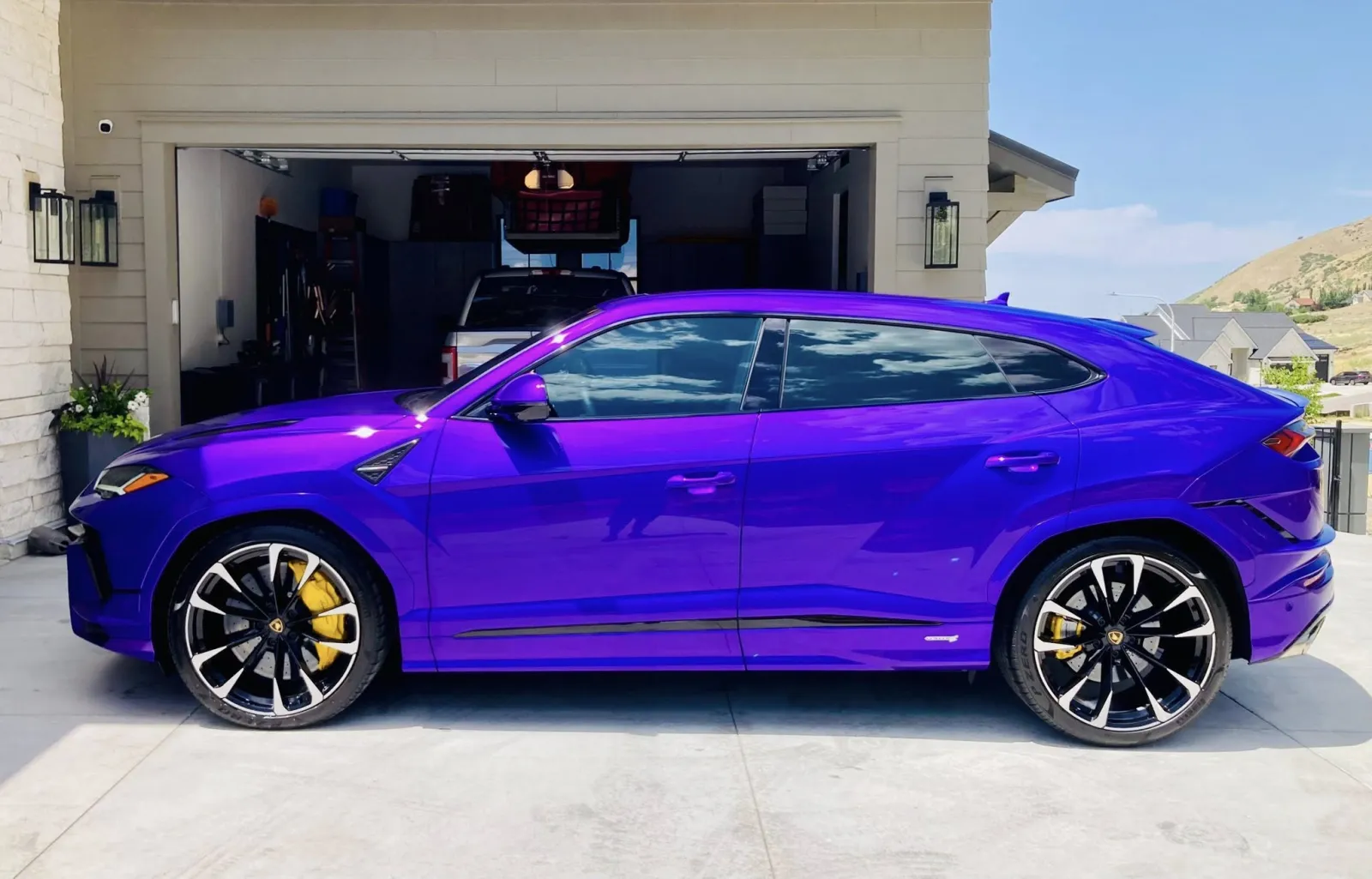 Purple Lamborghini Urus