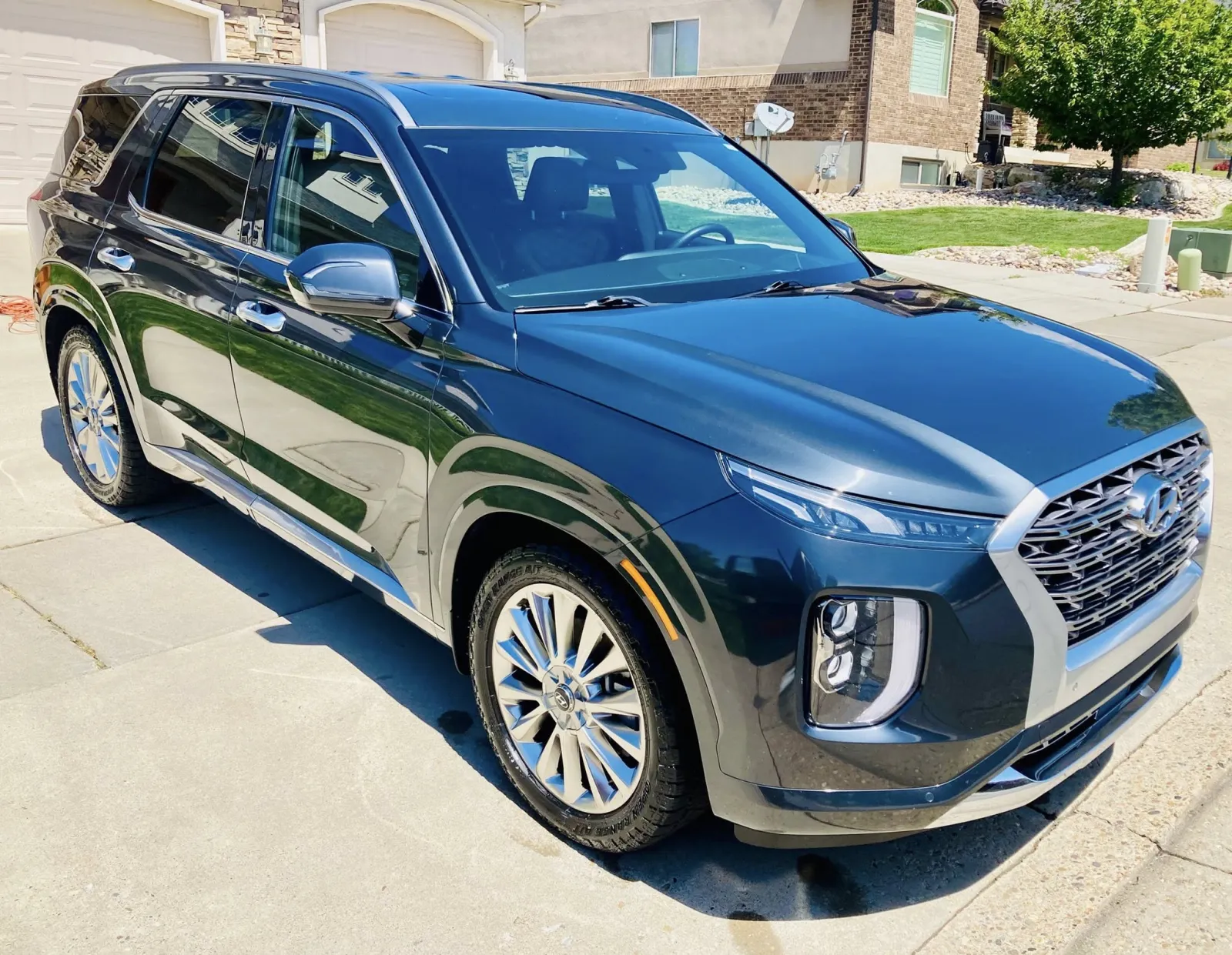 Dark blue Hyundai Palisade